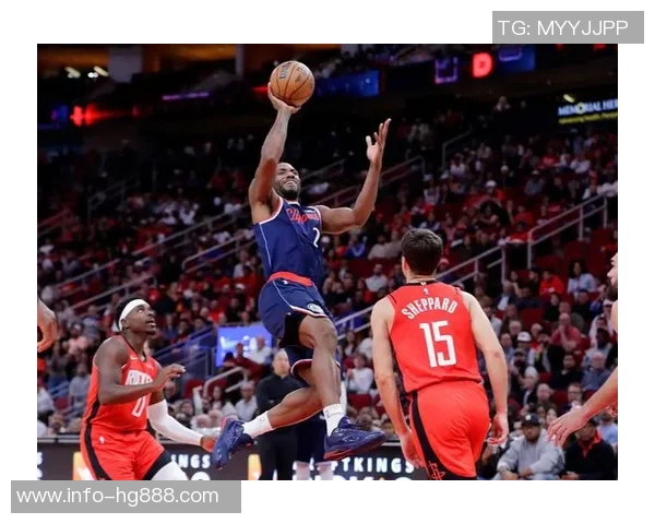 快船末节大胆尝试小卡搭配四替补阵容引发热议